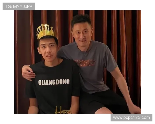 广东师徒关系紧张杜锋与徐昕疑似发生争执队友纷纷出面调解